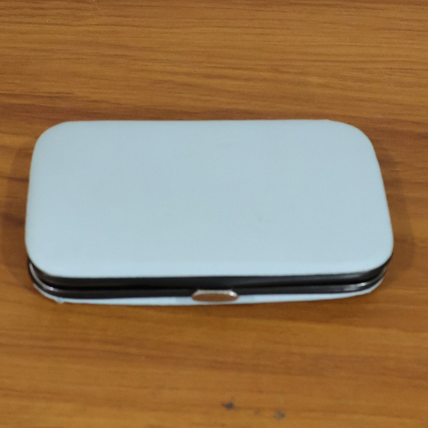 Portable nail trimming set