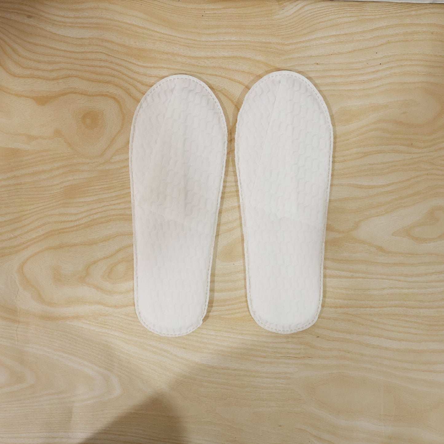 Disposable Hotel Slippers for Guests (1 Pair)