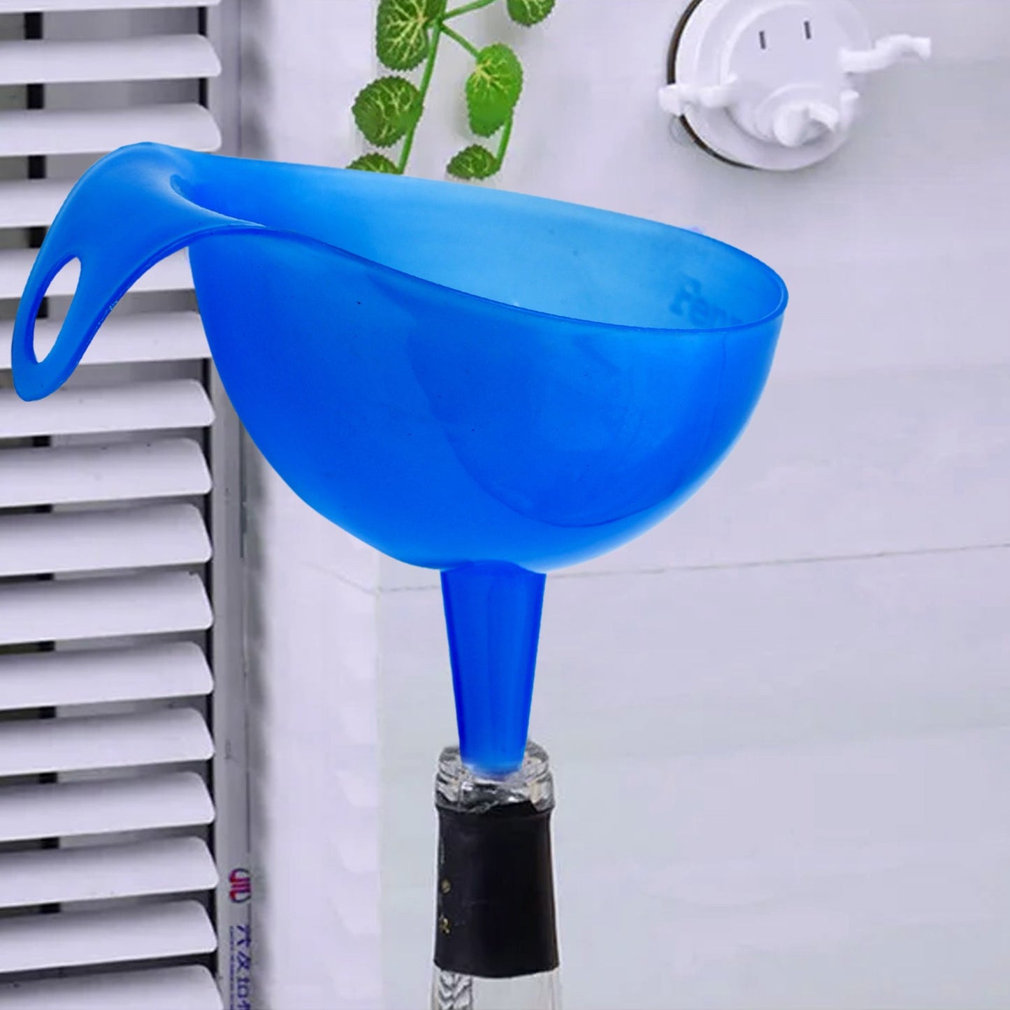 Plastic Funnel for Pouring Oil Sauce Water Juice Cooking Small Food Grains  1 Pc