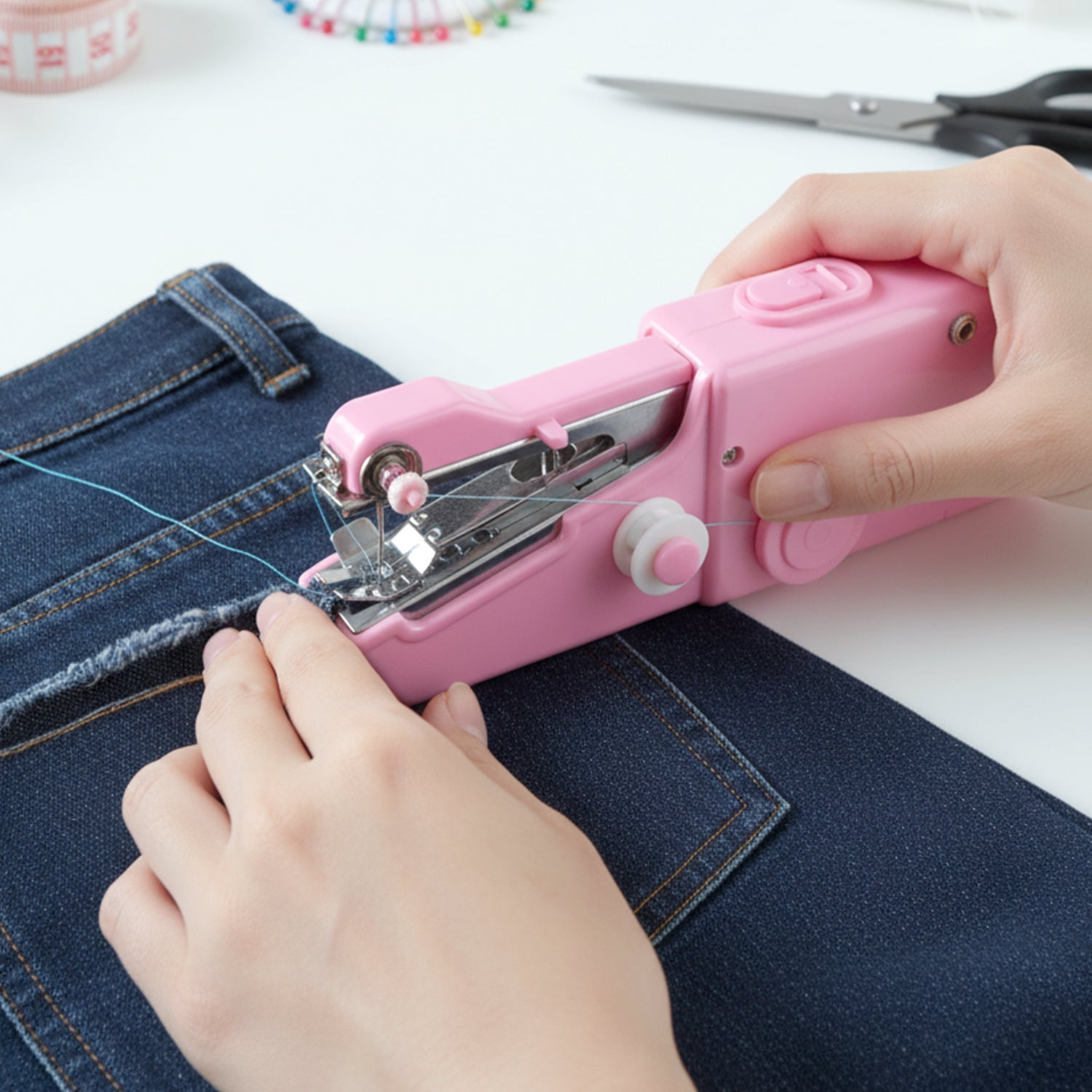 Travel size stitching machine