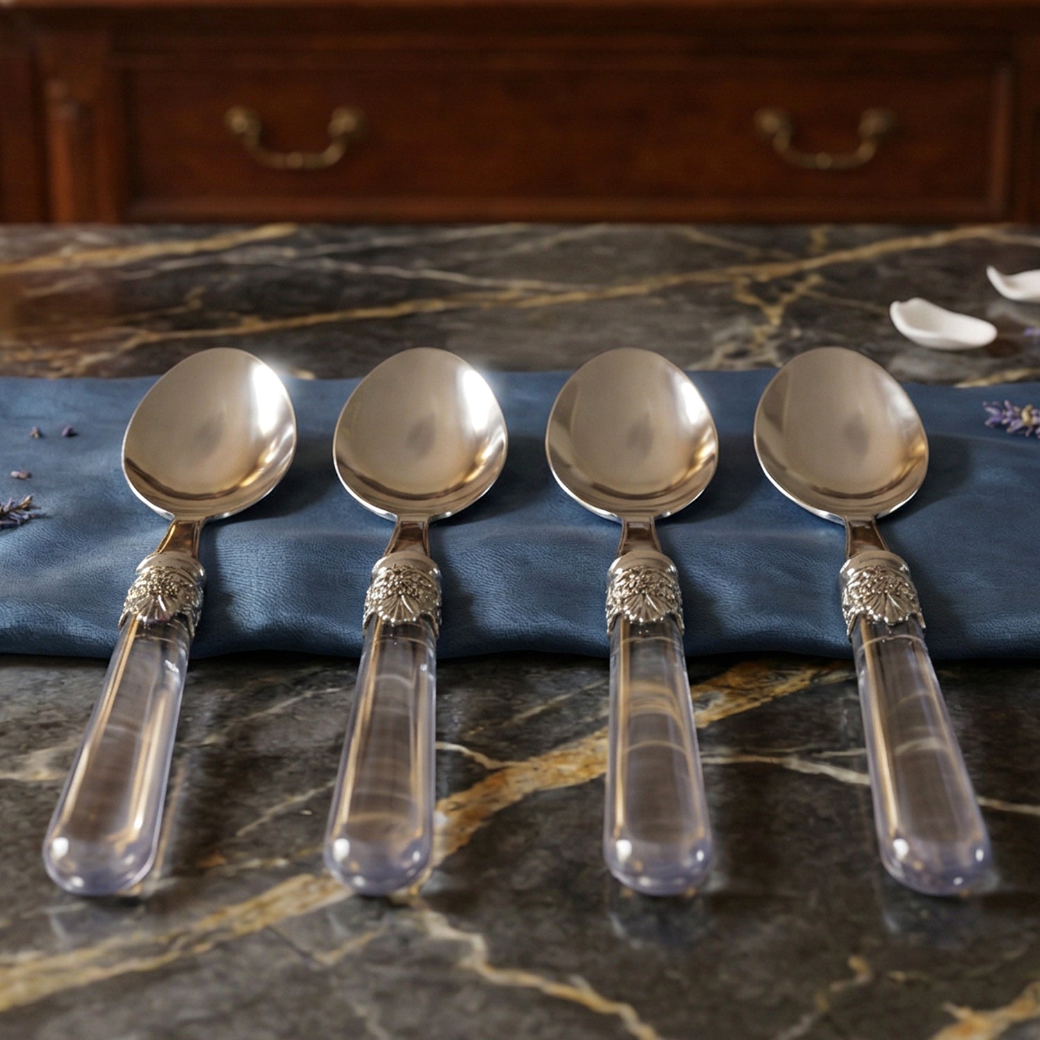 Table serving spoon set