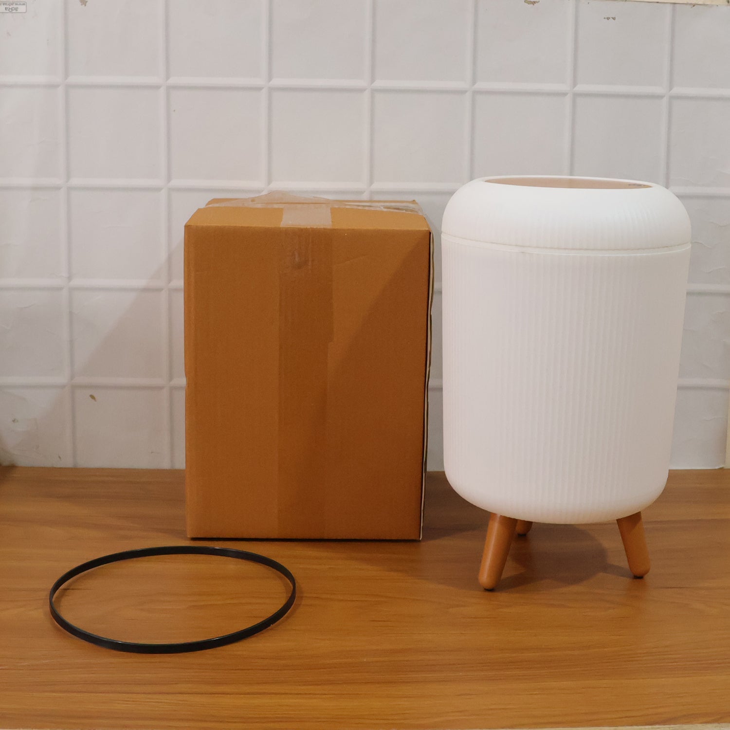 Small size indoor trash can