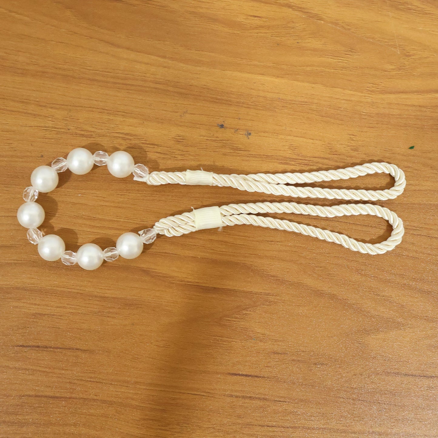 Decorative pearl strap for curtains