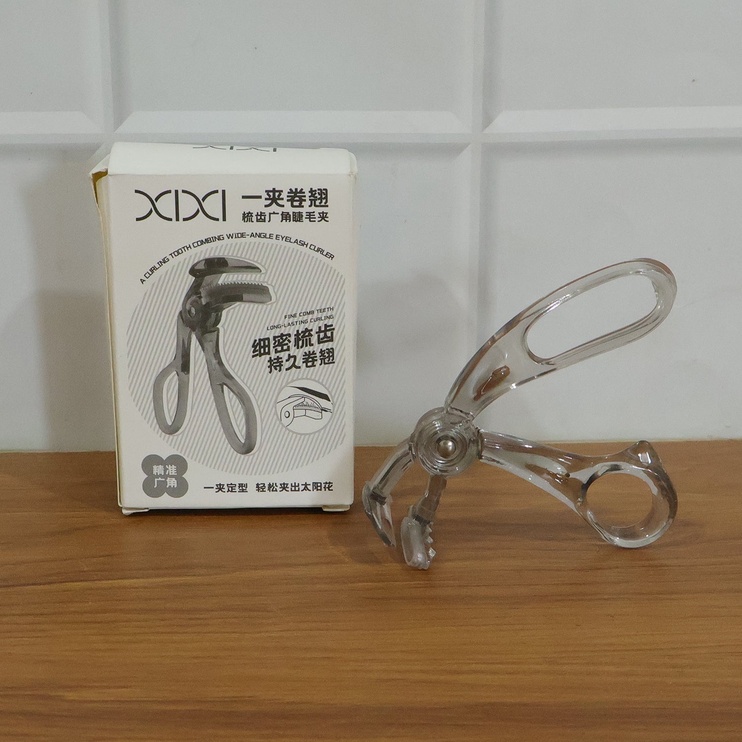 Daily use eye makeup tool