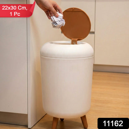 Premium stylish mini dustbin 22x30 cm