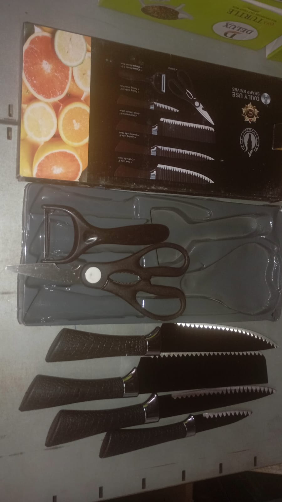 Stainless Steel Knife Set With Chef Peeler And Scissor (6 Pieces)