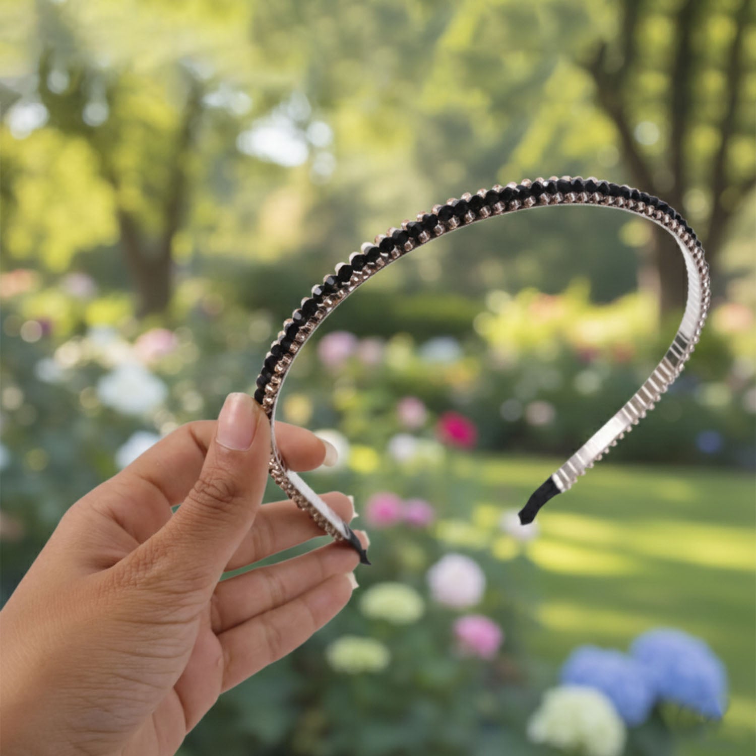 Trendy black crystal hair accessory