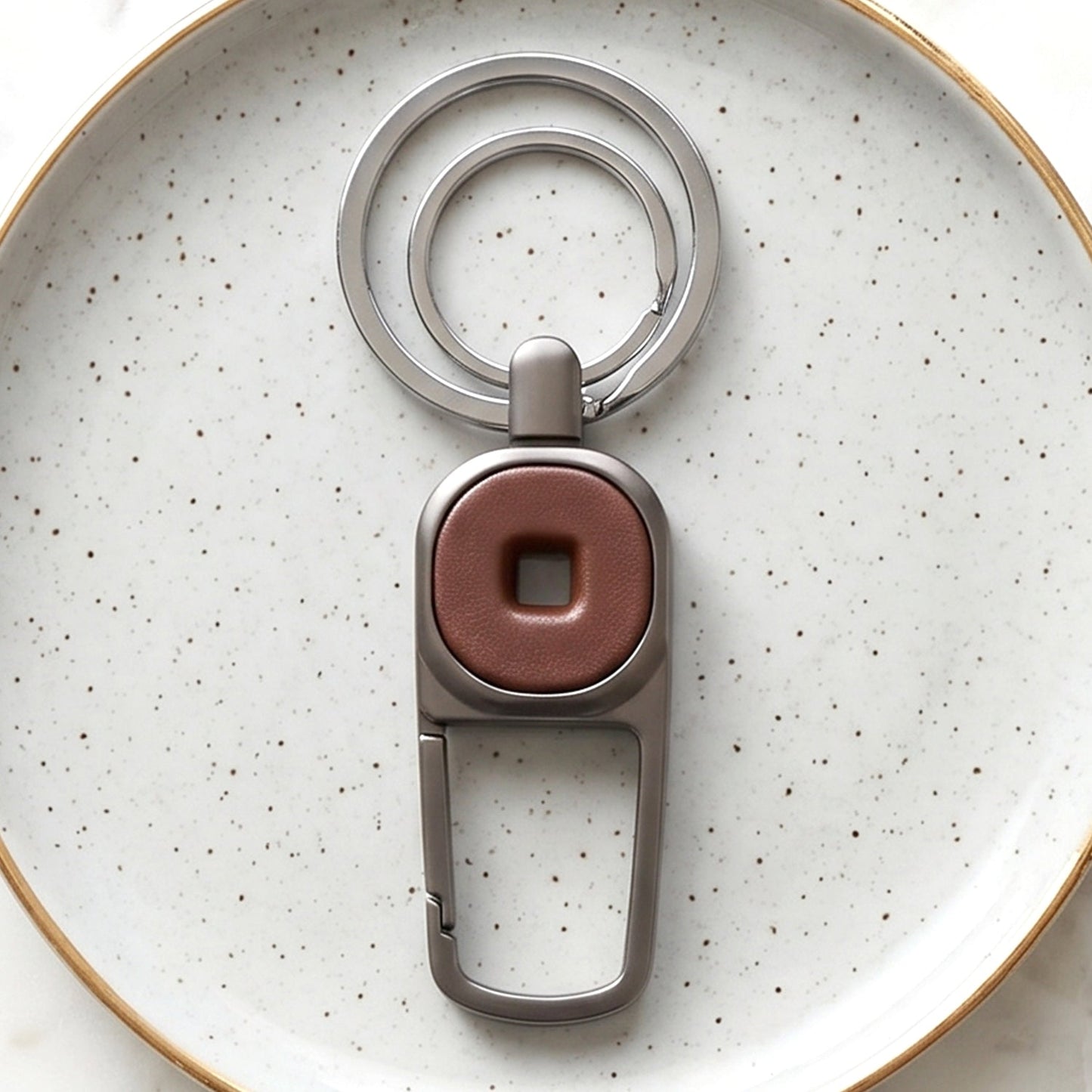 Premium Metal Key Holder with Secure and Stylish Keychain (1 Pc)