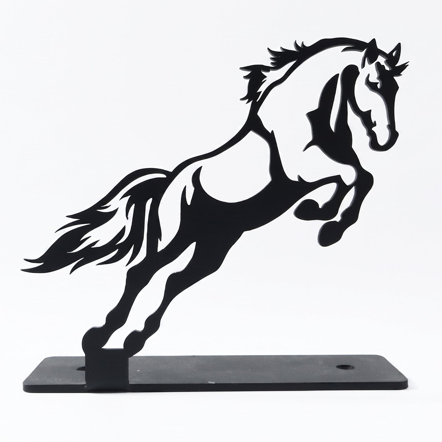 elegant horse figurine sculpture