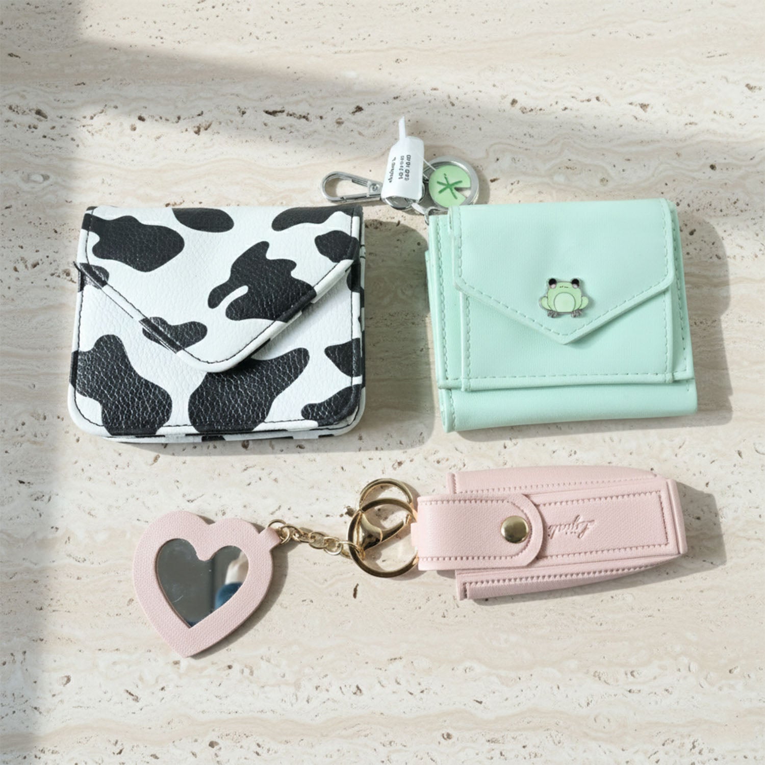 Small multipurpose wallet with keychain