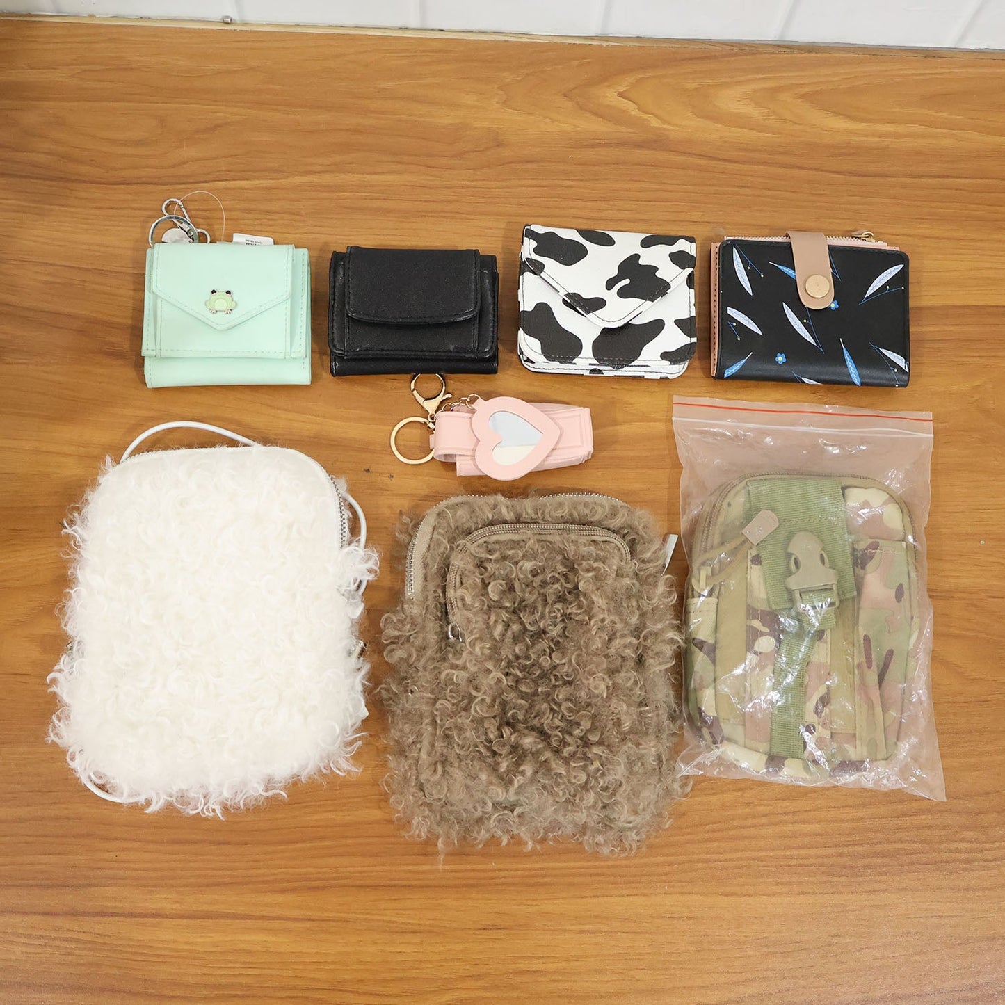 Handy mini purse for coins and keys