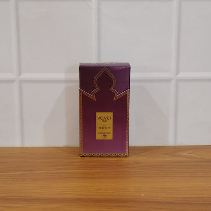 long lasting Velvet Oud perfume oil bottle