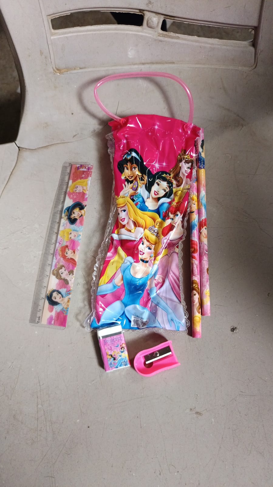 Fun & Functional! 5-in-1 Cartoon Pencil Set for School & Play (5 Pc)