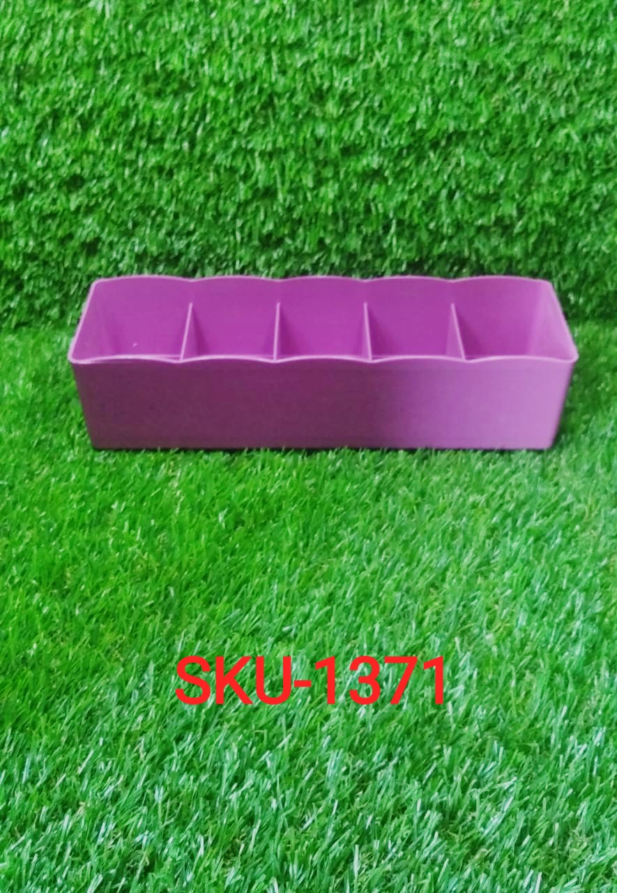 Colourful bead storage tray clear plastic multiple sections for easy access